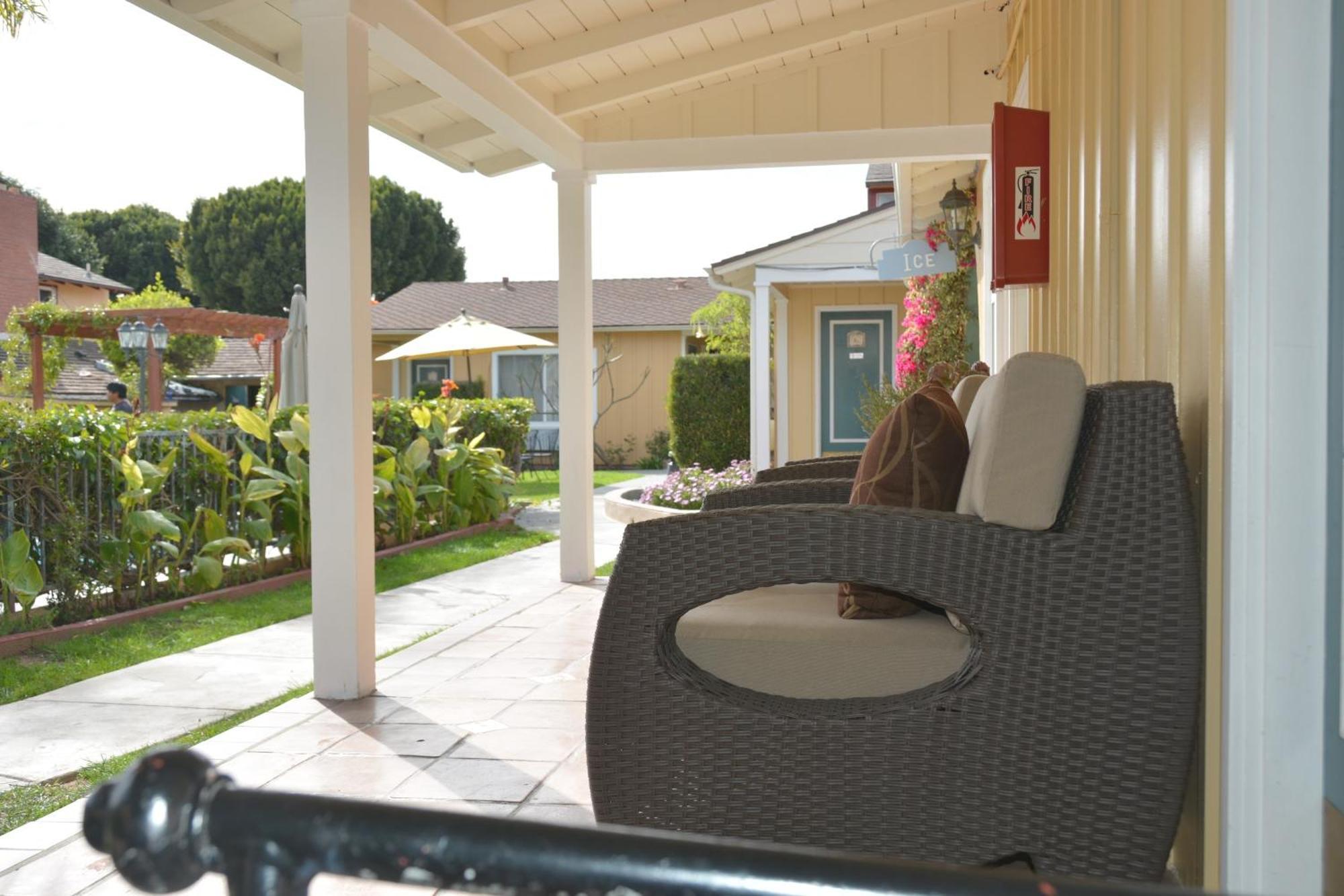 Oasis Inn And Suites Santa Barbara Bagian luar foto